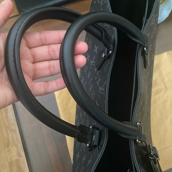 Lv Double Plat Messenger in macassar - Picture 4 of 16